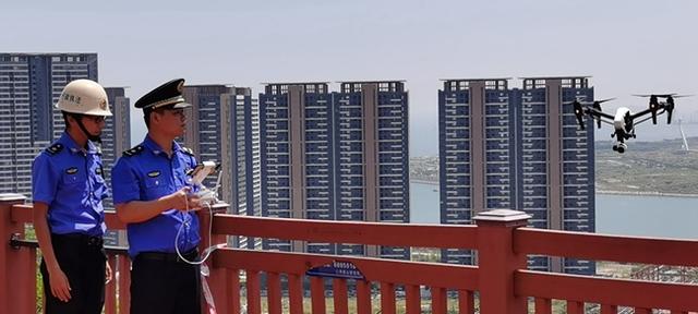 漳州開(kāi)發(fā)區(qū)采用無(wú)人機(jī)協(xié)助完成城市管理工作(圖1)